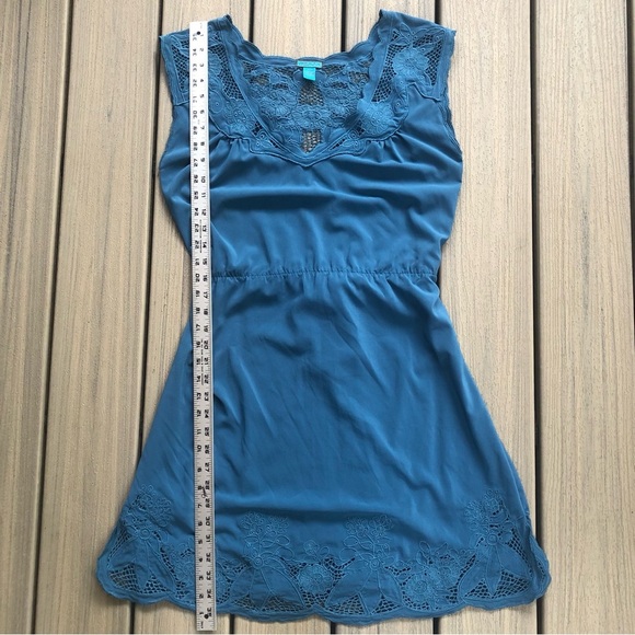 Akualani Lined Blue Dress with Lace Accent & Tieback Size L - Picture 11 of 11